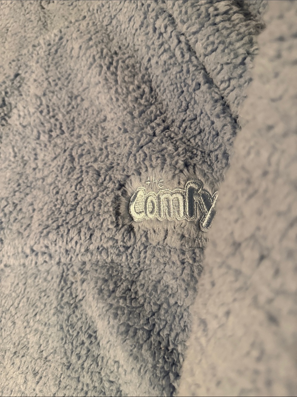 The Comfy wearable blanket - Picture 2 of 2